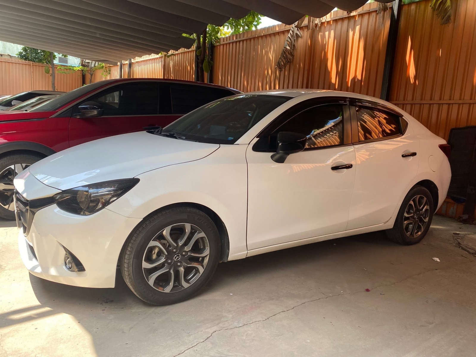 Mazda 2 sedan 2016